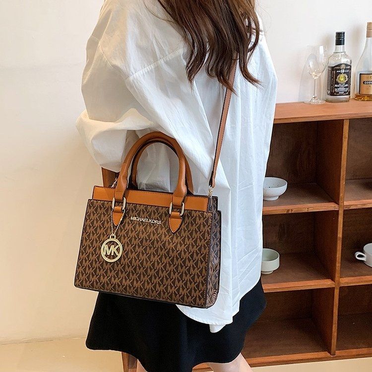 Luxury Brand Fashion Handbags Ladies Messenger Bags for Women Large Capacity PU Material High Quality Bags