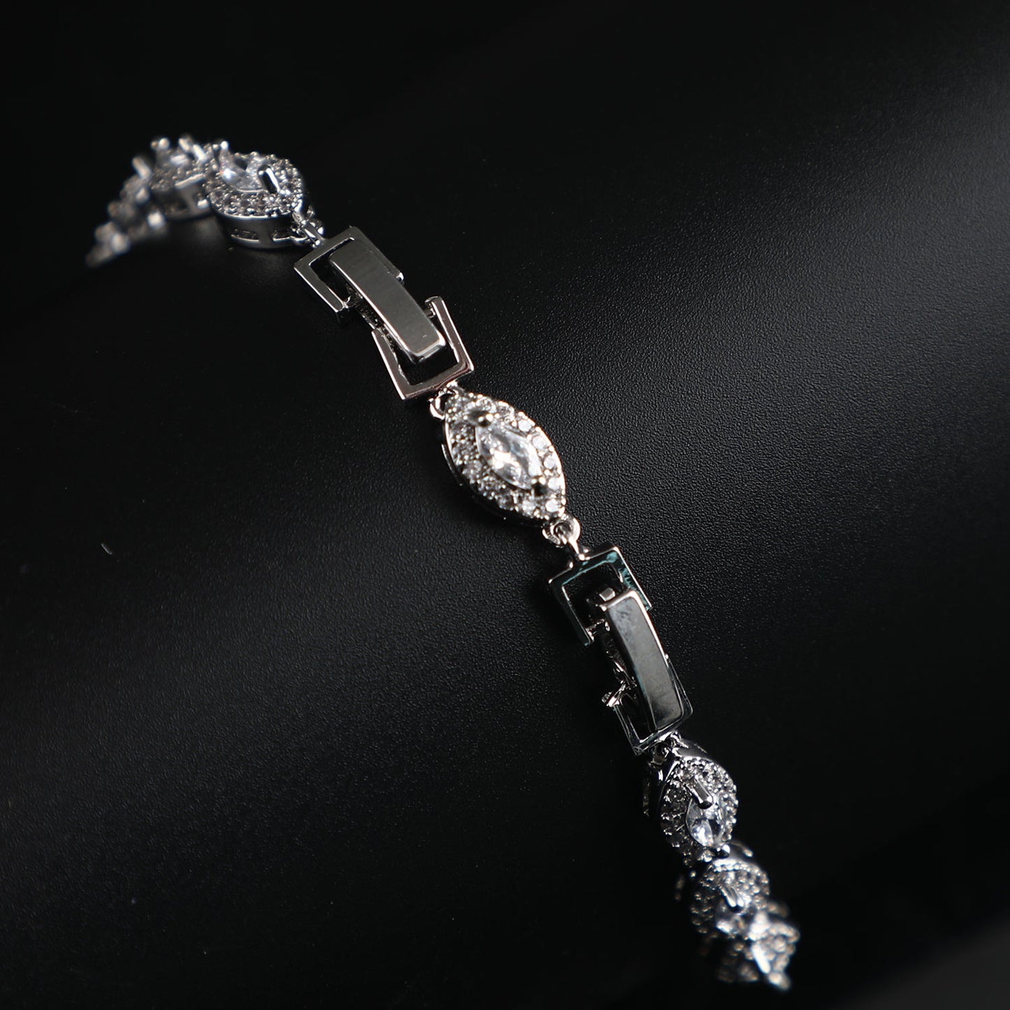 Fashion Jewelry Evil Eye Bracelet Men Luxury Cubic Zirconia Charm Bracelet for Women