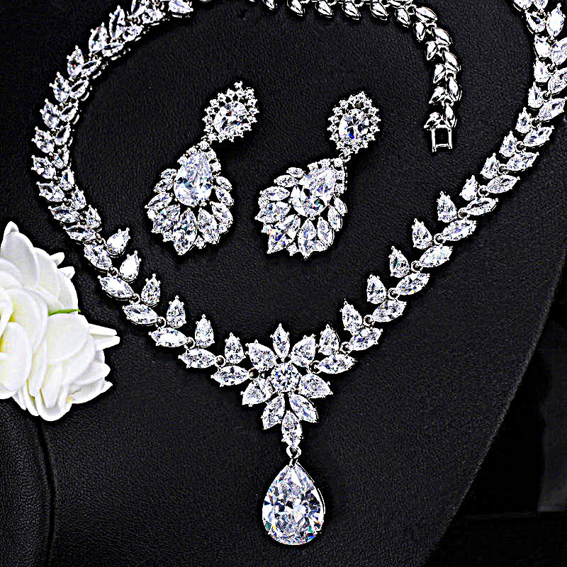 Charming Bridal Sparkling Luxury Jewelry Crystal Dangle Earrings Matching Necklace