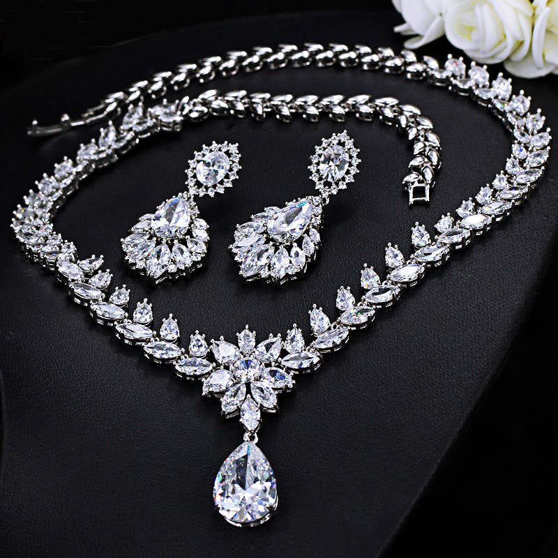 Charming Bridal Sparkling Luxury Jewelry Crystal Dangle Earrings Matching Necklace