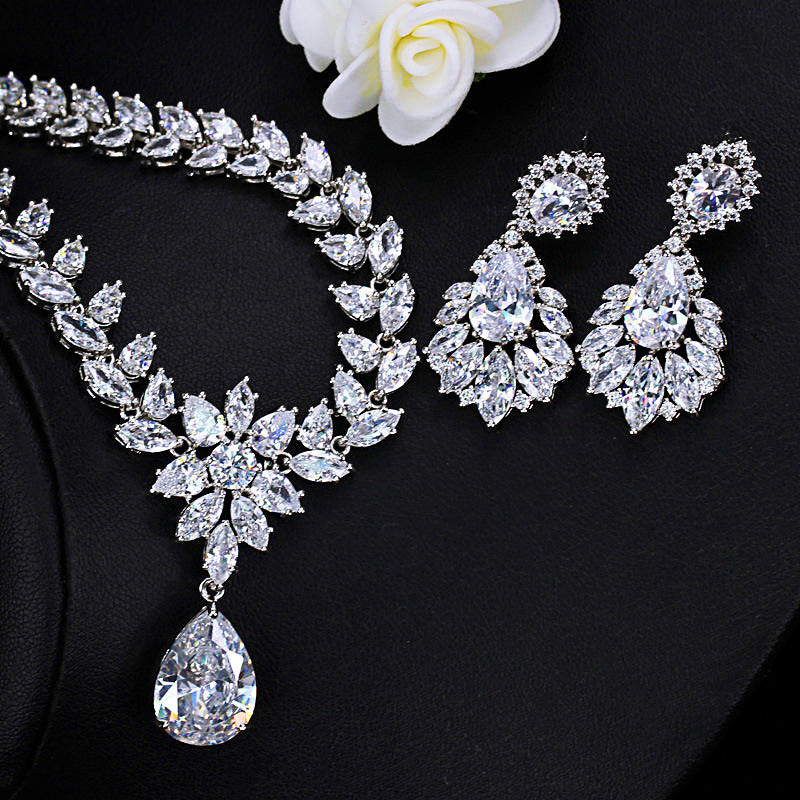 Charming Bridal Sparkling Luxury Jewelry Crystal Dangle Earrings Matching Necklace